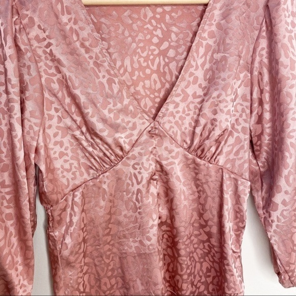 Cotton On Satin material leopard print mini dress - Picture 4 of 7